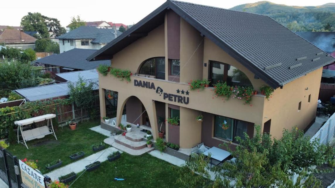Dania&Petru Residence Tîrgu Ocna Екстериор снимка